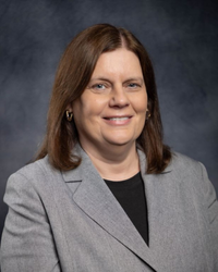 Kari Knudson Headshot